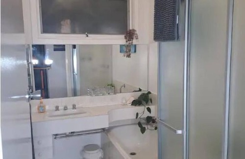 Murrumbeena House | Lovely home away from home, double garage for 2 cars.
