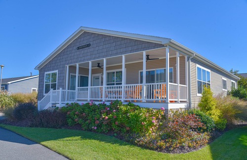 Long Neck House | Lovely home, beach, family fun, pools pet friendly!