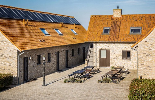 Nieuwkapelle House | Lovely home in Diksmuide with sauna