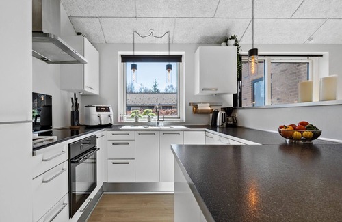 Øer Strand House | Lovely home in Ebeltoft with sauna
