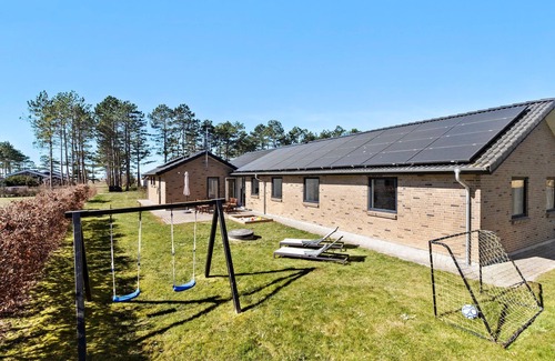 Øer Strand House | Lovely home in Ebeltoft with sauna