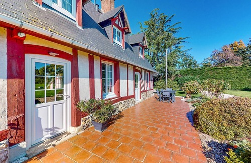 Foulbec House | Lovely home in Foulbec with WiFi