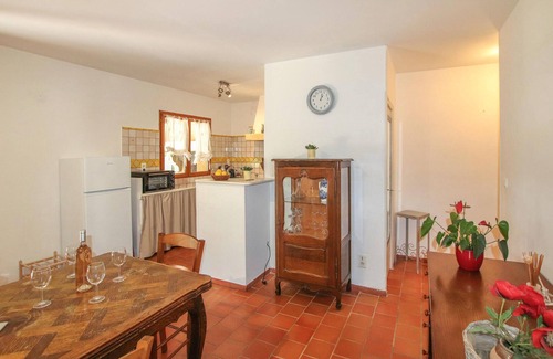 Fox-Amphoux House | Lovely home in Fox Amphoux with kitchen