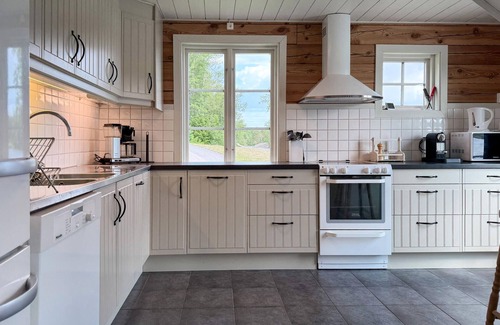 Granna House | Lovely home in Gränna with lake view