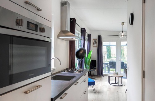Heinkenszand House | Lovely home in Heinkenszand