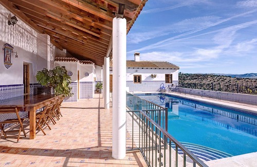 Iznajar House | Lovely home in Iznajar with WiFi