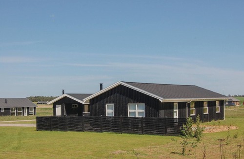 Grønhøj House | Lovely home in Løkken with sauna