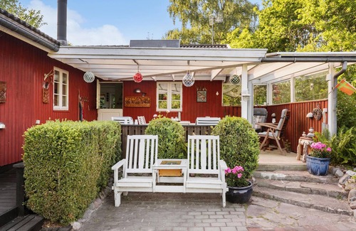 Bedegaard House | Lovely home in Nexø with WiFi