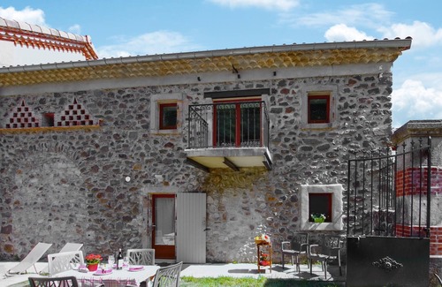 Privas House | Lovely home in Privas with sauna
