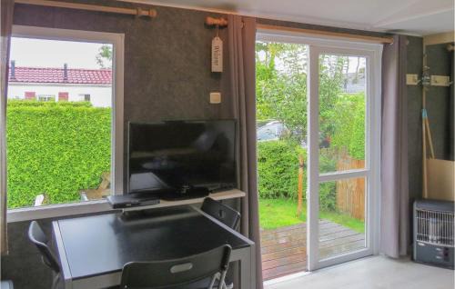 Tzummarum House | Lovely Home In Tzummarum With Wifi