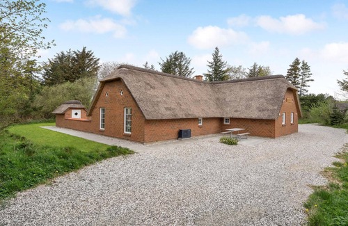 Øhuse House | Lovely home in Ulfborg with sauna