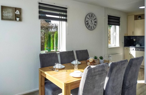 Vlagtwedde House | Lovely home in Vlagtwedde with sauna