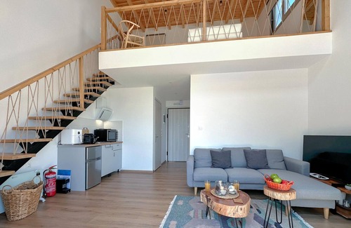 Evrostina House | Lovely home in Xylokastro with WiFi