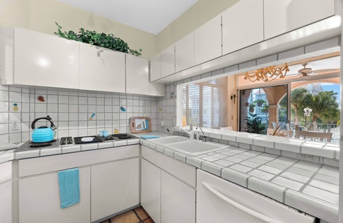 Siesta Key Village Condo | Lovely Home Near Siesta Key Village