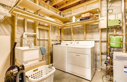 Valley of the Sun House | Lovely Home with Great Views and Private Hot Tub - Porcupine Slopes