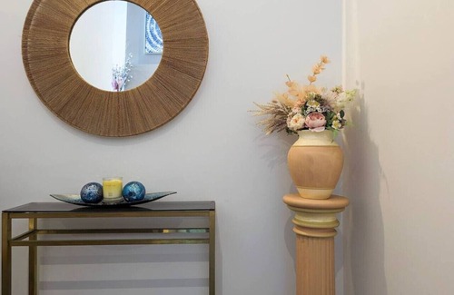 Zetland Apartment | Lovely home with pool in Zetland