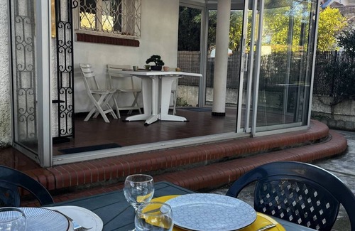 La Jetee House | Lovely house with three bedrooms near beach