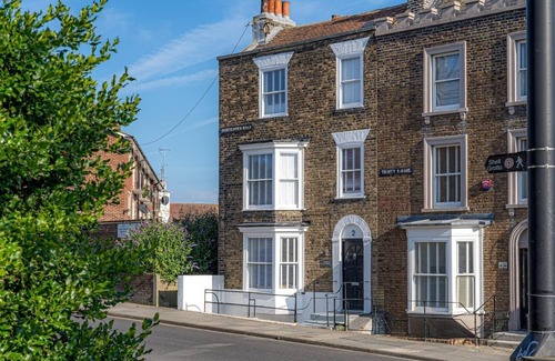 Margate House | Lovely House in Trinity Square