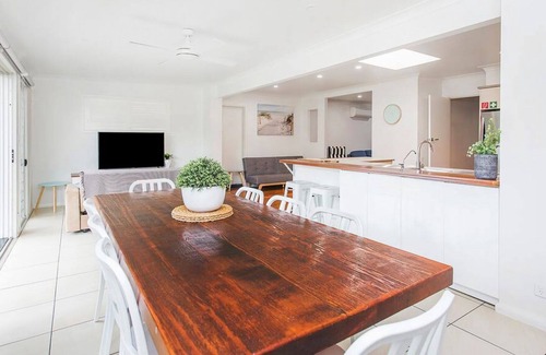 Kiama Downs House | Lovely house only a shot stroll from Jones beach!