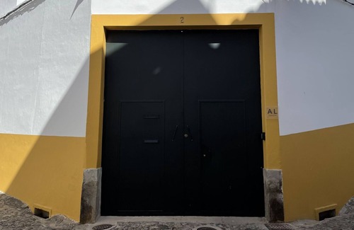 Evora House | Lovely house with a courtyard in the heart of the city of Évora.