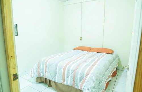 Managua House | Lovely house with AC in charming Managua 1 bedroom room