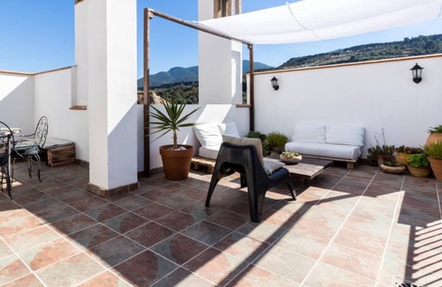 Albunuelas Villa | Lovely house with nice terrace