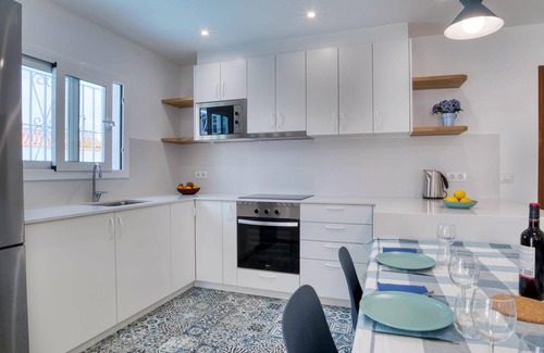 L'Escala Villa | Lovely house with private pool close to the beach. HUTG-067003