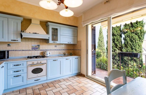 Borghetto Santo Spirito Villa | Lovely apartment in villa for 5 people with A/C, WIFI, pool, terrace and pets allowed