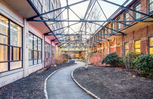 Arefth Apartment | Lovely Kendall Square 1BR w/Gym, near MIT, by Blueground