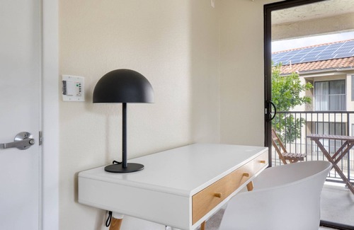 University City Apartment | Lovely La Jolla 1BR w/Gym, W/D & Pool, nr bars & shops, by Blueground