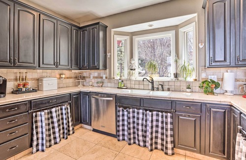 Lake Arrowhead Cottage | Lovely Lake Arrowhead Home w/Private Hot Tub