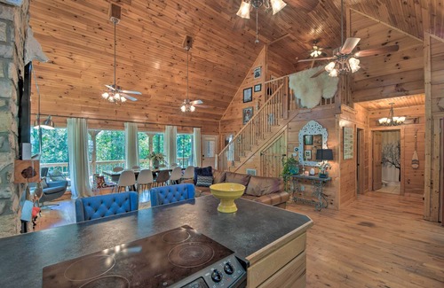 Fair Play Cabin | Lovely Lake Hartwell Retreat: Dock, Deck & Grill!