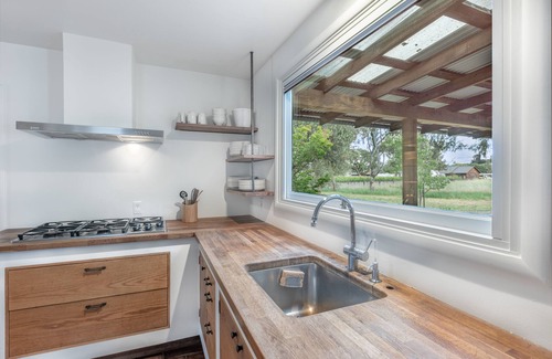 Sonoma House | Lovely large property near charming Sonoma Square, Napa Valley and all wineries