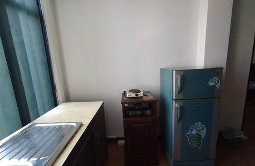 Kollupitiya Apartment | Lovely Large Studio Flat in Colombo Central
