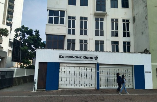 Kollupitiya Apartment | Lovely Large Studio Flat in Colombo Central