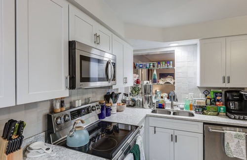 Lexington House | Lovely Lexington Home: 4 Mi to Downtown!