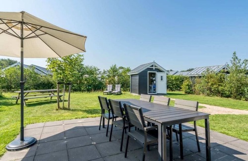 Westenschouwen House | Lovely light chalet with very spacious living room and comfortable master bedroom. A modern house eq