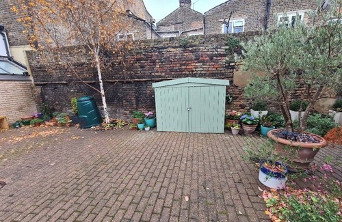 Bermondsey House | Lovely London Bridge cottage with free parking