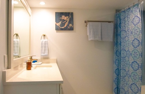 Oakland Hills House | Lovely Midcentury House on GC near Boca Grande