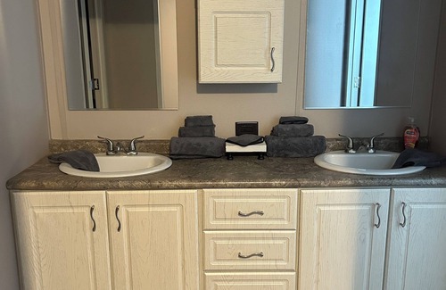 Brownsville House | Lovely mobile home with AC in Brownsville