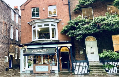 South Richmond Apartment | Lovely modern, 1 bed flat in Richmond by the river