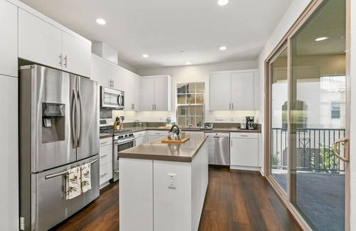 Cypress Village Condo | Lovely, Modern Condo in Irvine, 3br/3.5ba