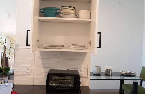 Colorado Springs Apartment | Lovely Modern Chic Cozy very clean enviornment