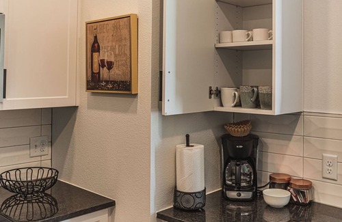 Colorado Springs Apartment | Lovely Modern Chic Cozy very clean enviornment
