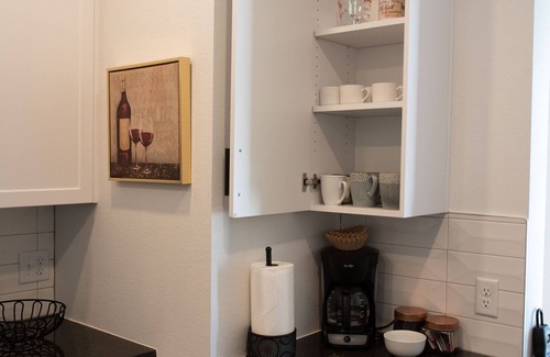 Colorado Springs Apartment | Lovely Modern Chic Cozy very clean enviornment
