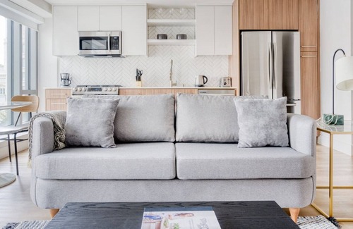 Downtown Oakland Apartment | Lovely Oakland 1BR w/ Gym, Pool & Coworking, walk to BART, by Blueground