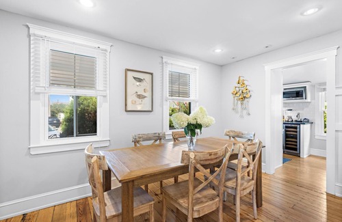 Beach Haven Apartment | Lovely Oceanside Apartment In Historic Home