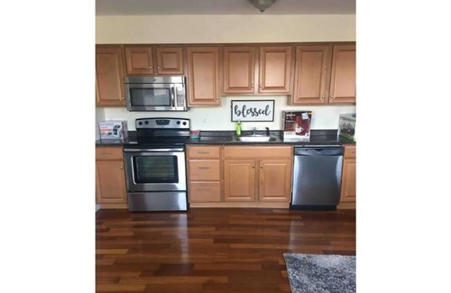 Niskayuna Apartment | Lovely one bedroom with free parking
