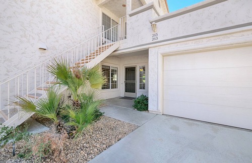 Palm Desert Condo | Lovely Palm Desert Charmer