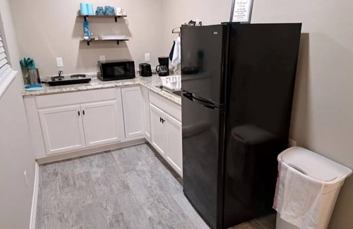 Lewisville Apartment | Lovely & Private Studio Apt @NorthDFW by I-35 Fwy. Free W&D Stays 30+ days only